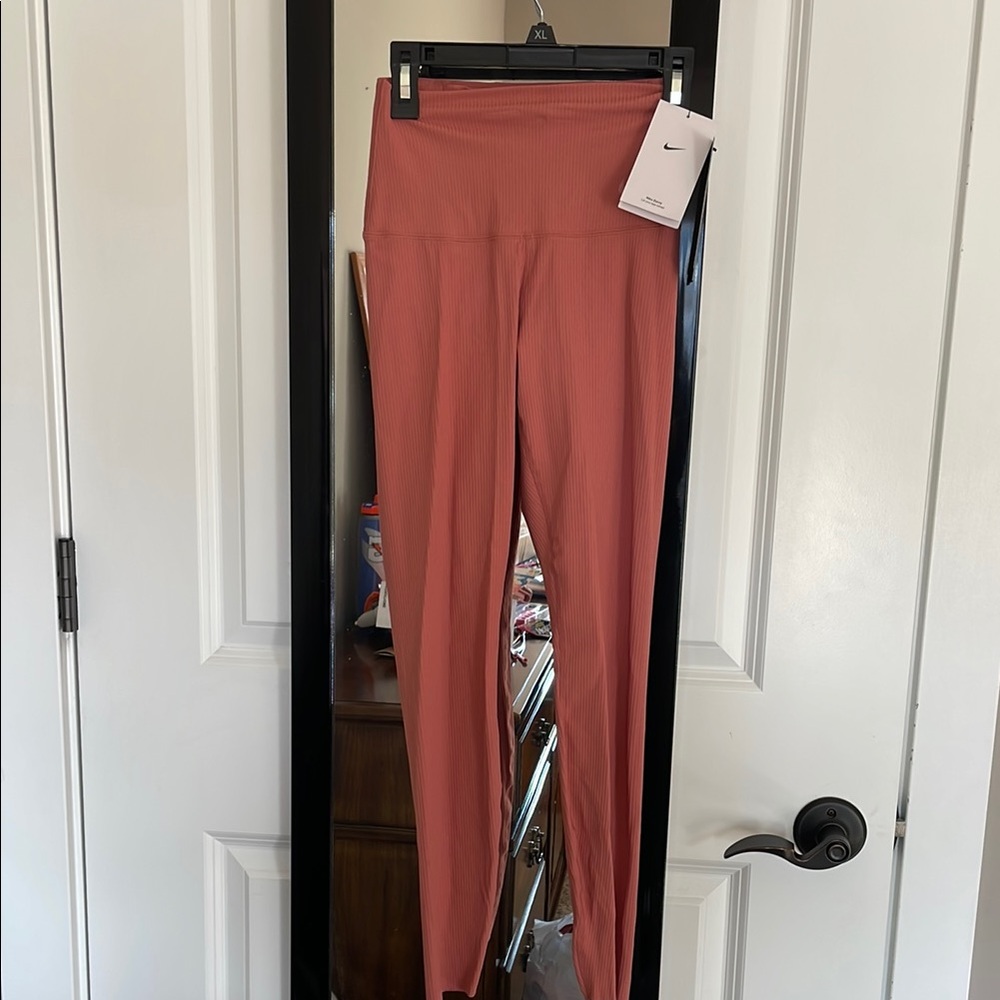 Nike 7/8 length leggings